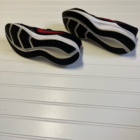 Red nike running shoes. Size 11.5 - Picture 5 of 6